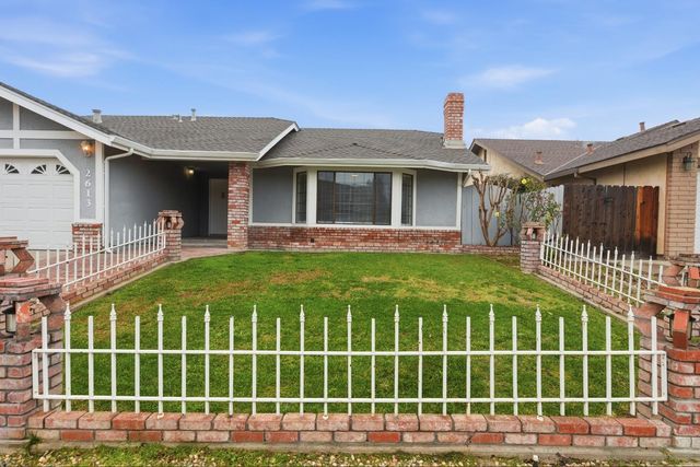 2613 Mill Oak Dr, Modesto, CA 95355