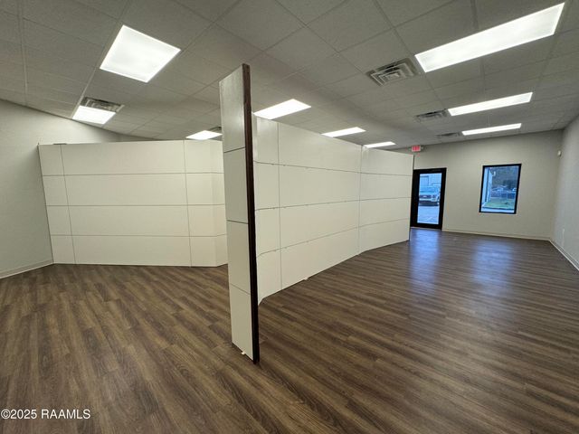 249 N College Road B, Lafayette, LA 70506