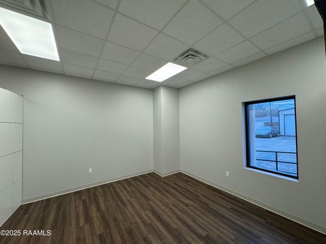 249 N College Road B, Lafayette, LA 70506