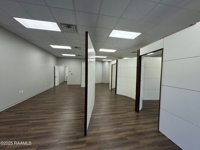 249 N College Road B, Lafayette, LA 70506