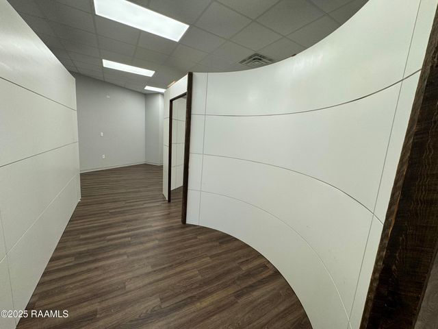 249 N College Road B, Lafayette, LA 70506