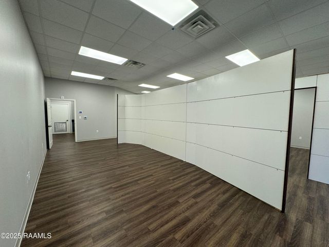 249 N College Road B, Lafayette, LA 70506