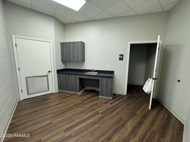 249 N College Road B, Lafayette, LA 70506