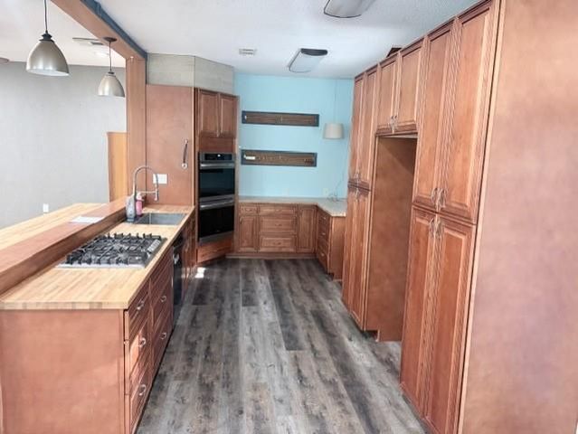 207 Banyan Street, Lake Jackson, TX 77566