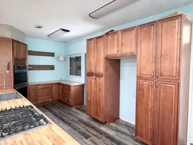 207 Banyan Street, Lake Jackson, TX 77566