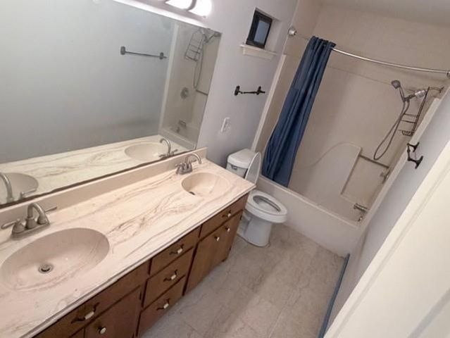 207 Banyan Street, Lake Jackson, TX 77566