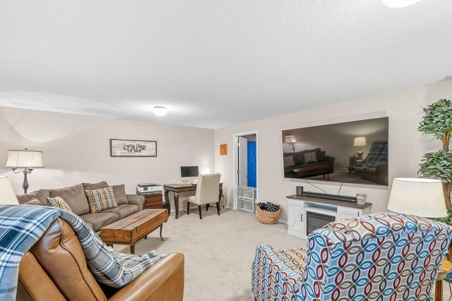 1726 N Basswood Ct, Andover, KS 67002