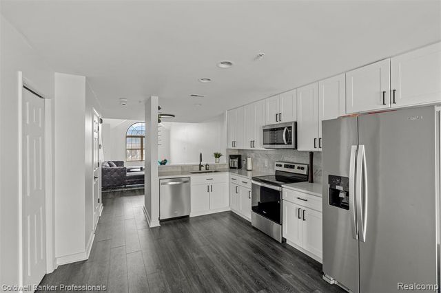 3245 Newbury Place, Troy, MI 48084