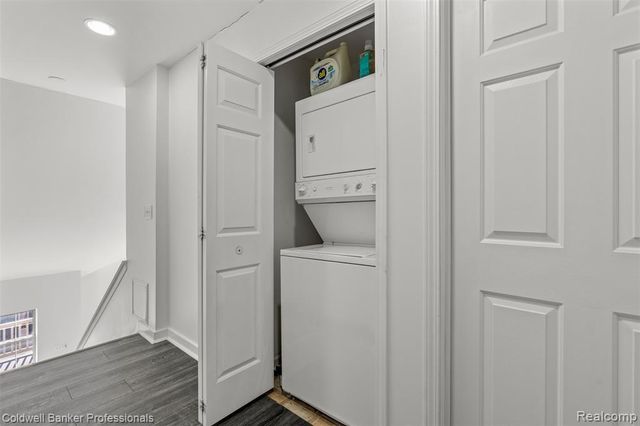 3245 Newbury Place, Troy, MI 48084