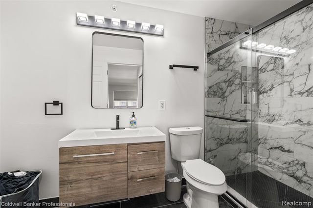 3245 Newbury Place, Troy, MI 48084