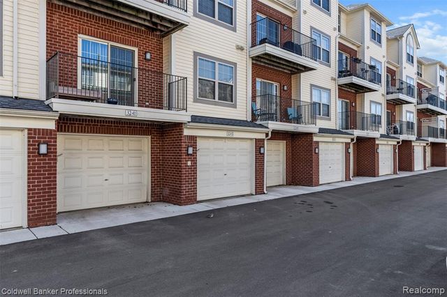 3245 Newbury Place, Troy, MI 48084