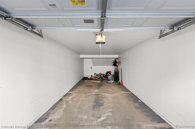 3245 Newbury Place, Troy, MI 48084
