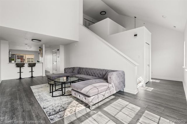 3245 Newbury Place, Troy, MI 48084