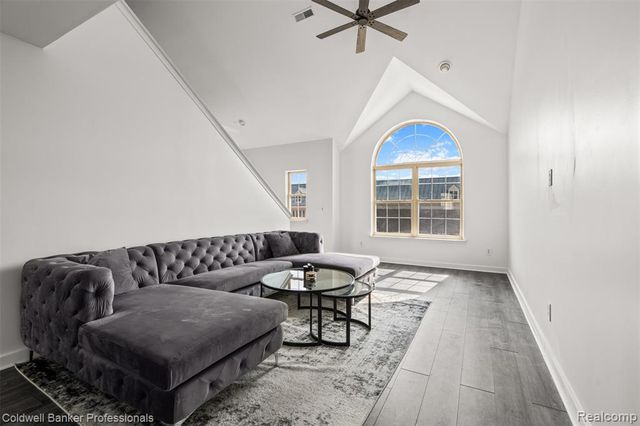 3245 Newbury Place, Troy, MI 48084