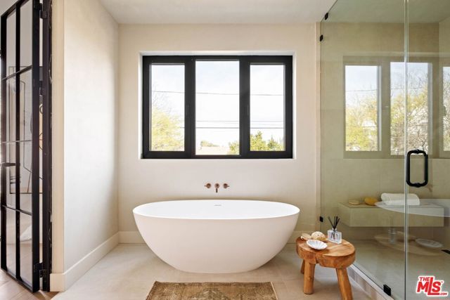 4066 Lyceum Avenue, Los Angeles, CA 90066