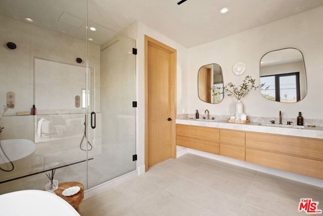 4066 Lyceum Avenue, Los Angeles, CA 90066