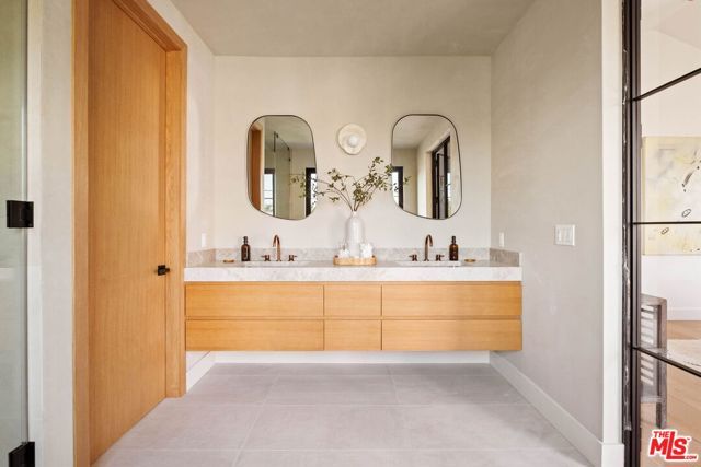 4066 Lyceum Avenue, Los Angeles, CA 90066