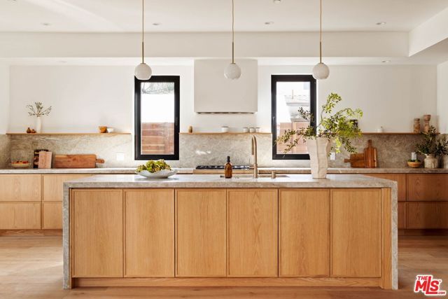 4066 Lyceum Avenue, Los Angeles, CA 90066