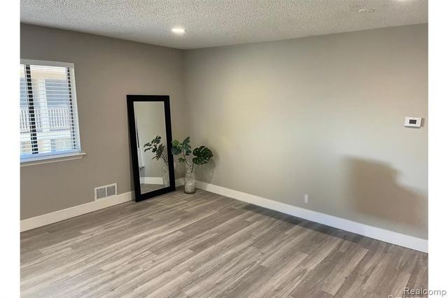 2639 Columbia Road 4, Berkley, MI 48072