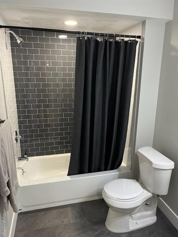 2639 Columbia Road 4, Berkley, MI 48072