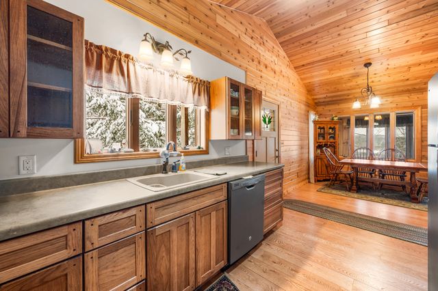 9586 E Lure Road, Newfield Twp, MI 49421