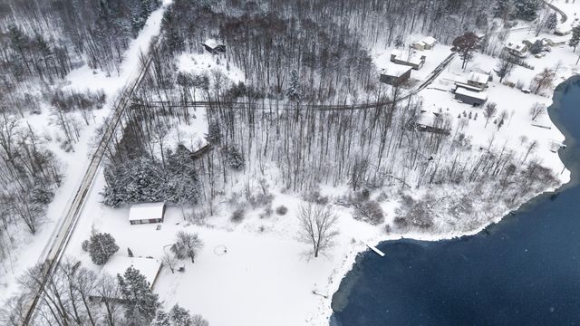 9586 E Lure Road, Newfield Twp, MI 49421