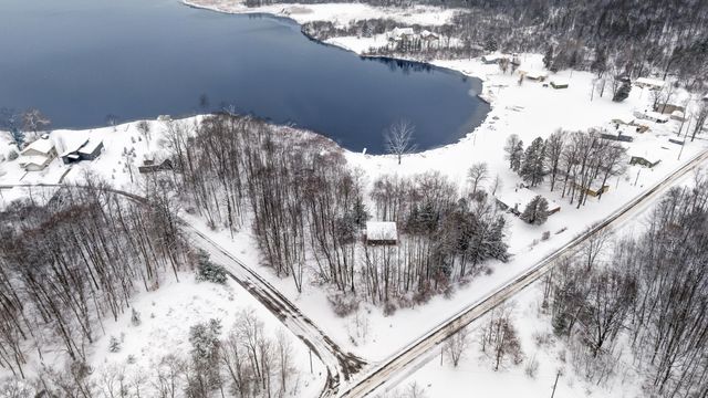 9586 E Lure Road, Newfield Twp, MI 49421