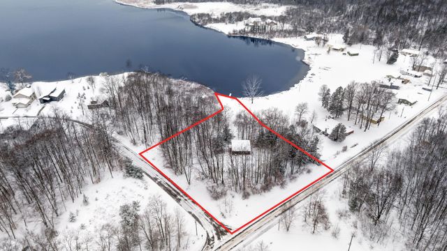 9586 E Lure Road, Newfield Twp, MI 49421