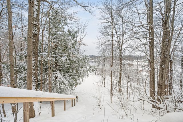 9586 E Lure Road, Newfield Twp, MI 49421