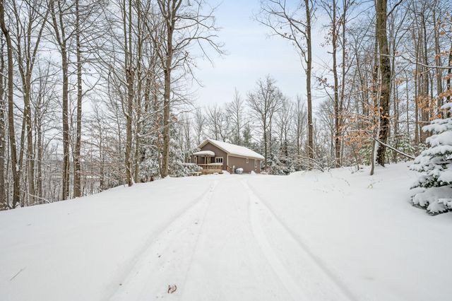 9586 E Lure Road, Newfield Twp, MI 49421