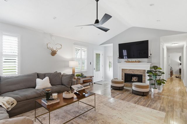 625 Shelley Dr, Mount Juliet, TN 37122