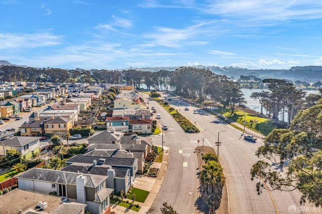 311 Lakeshore Drive, San Francisco, CA 94132