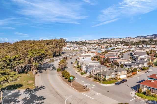 311 Lakeshore Drive, San Francisco, CA 94132