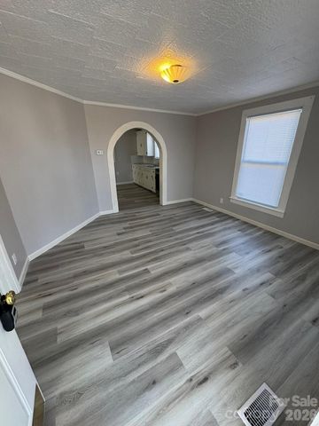 32 Pearl Street, Granite Falls, NC 28681