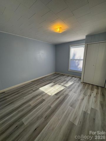 32 Pearl Street, Granite Falls, NC 28681