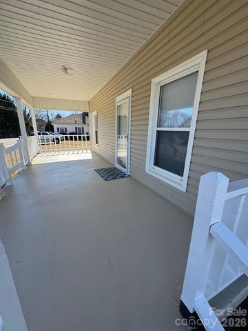 32 Pearl Street, Granite Falls, NC 28681