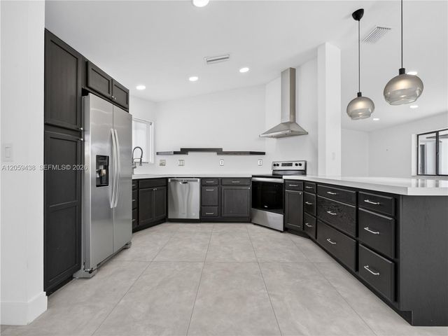 9428 NW 46th Ct, Sunrise, FL 33351