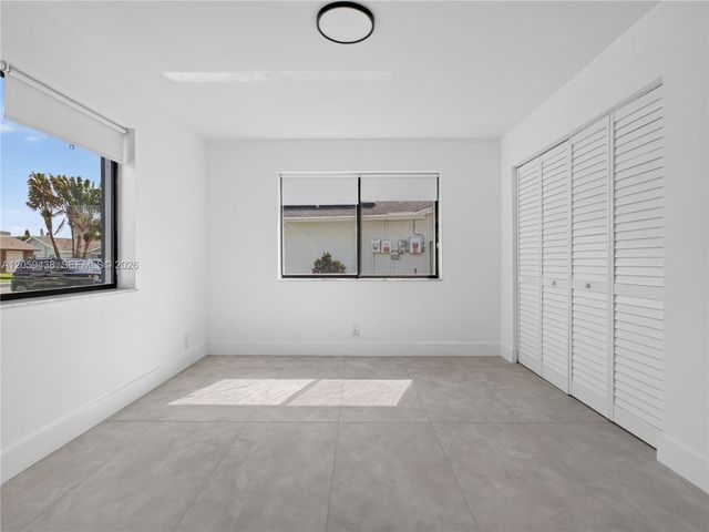 9428 NW 46th Ct, Sunrise, FL 33351
