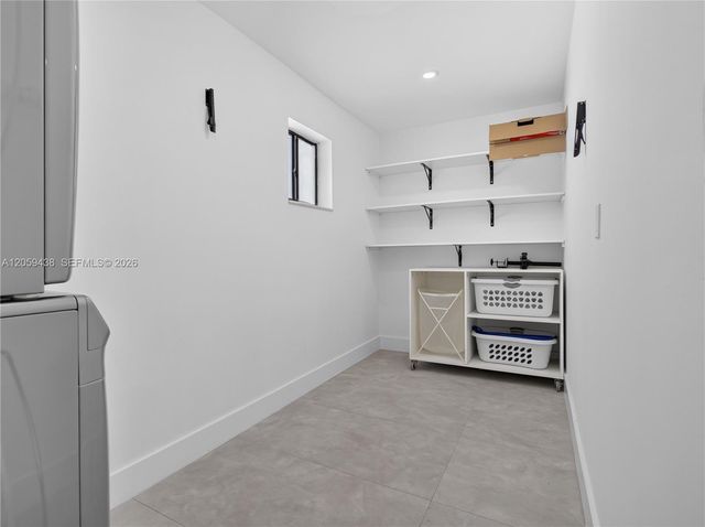 9428 NW 46th Ct, Sunrise, FL 33351