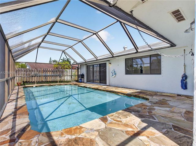 9428 NW 46th Ct, Sunrise, FL 33351
