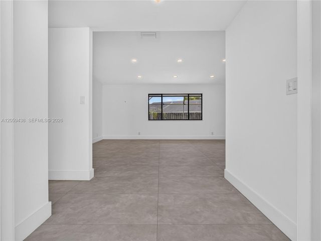 9428 NW 46th Ct, Sunrise, FL 33351