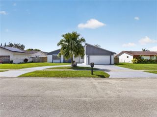 9428 NW 46th Ct, Sunrise, FL 33351