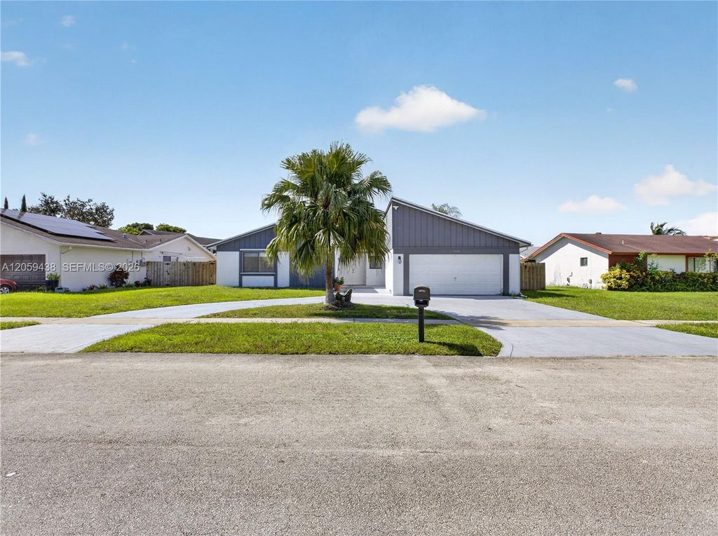 9428 NW 46th Ct, Sunrise, FL 33351