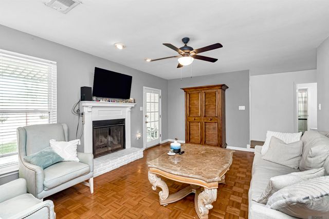 9221 Fox Run Ave, Baton Rouge, LA 70808