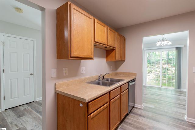 20 Greensboro Court, Greenville, SC 29617