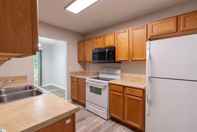 20 Greensboro Court, Greenville, SC 29617