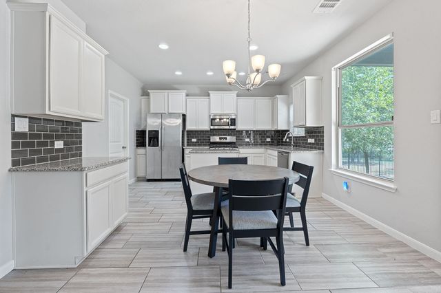 307 Parkside DR, San Marcos, TX 78666