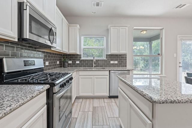 307 Parkside DR, San Marcos, TX 78666