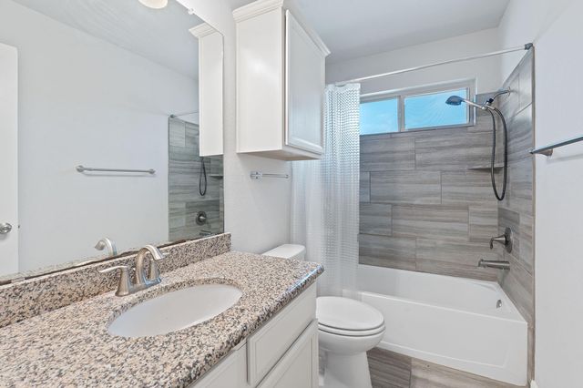 307 Parkside DR, San Marcos, TX 78666