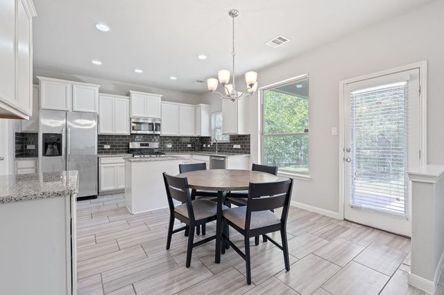 307 Parkside DR, San Marcos, TX 78666